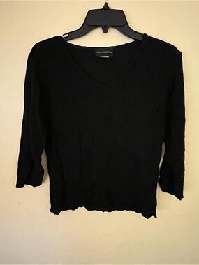 Sarah Arizona Black V-Neck Lightweight Knit Top Size Medium